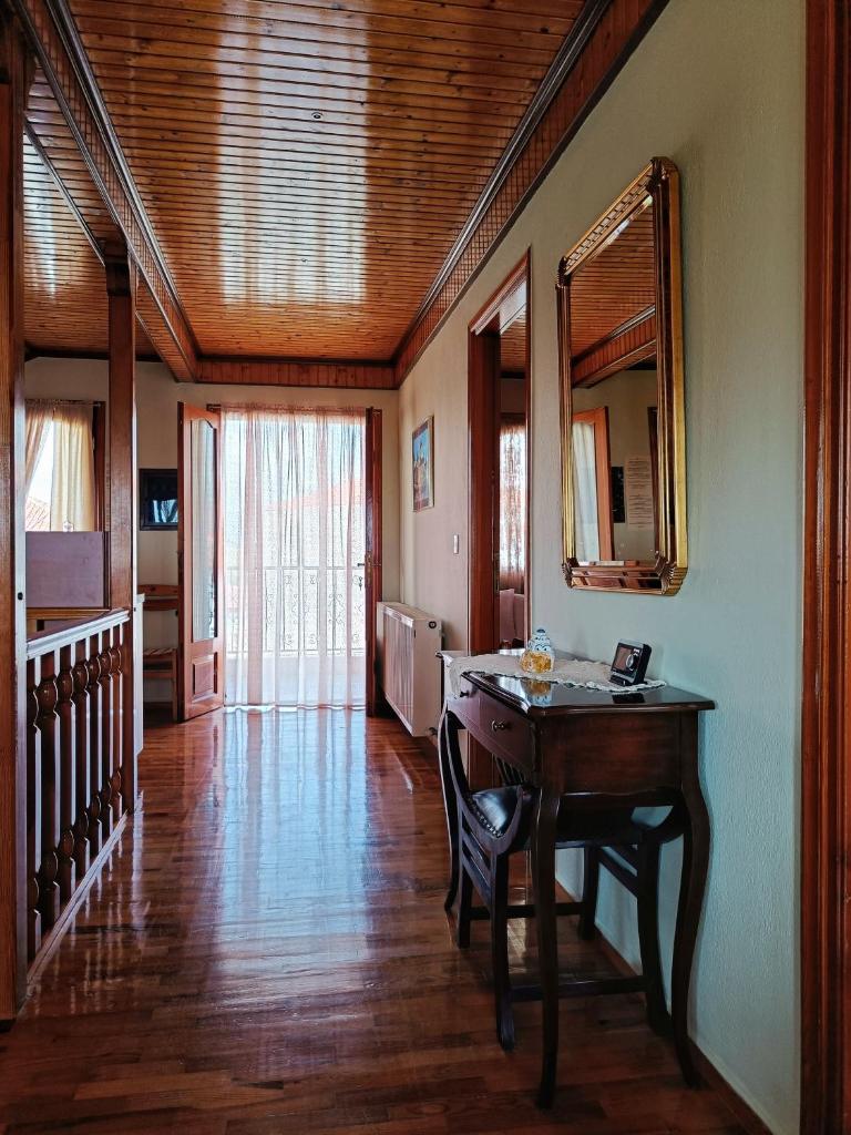 Wooden Sofita House with Unlimited View photo 2