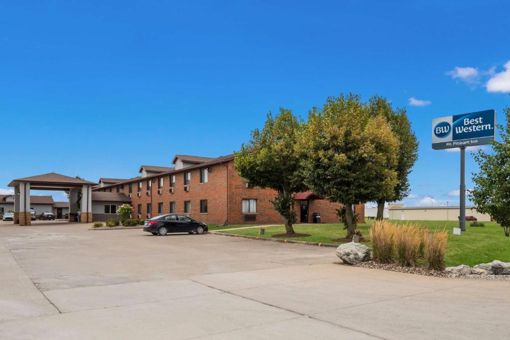 Best Western Mount Pleasant Inn photo 1