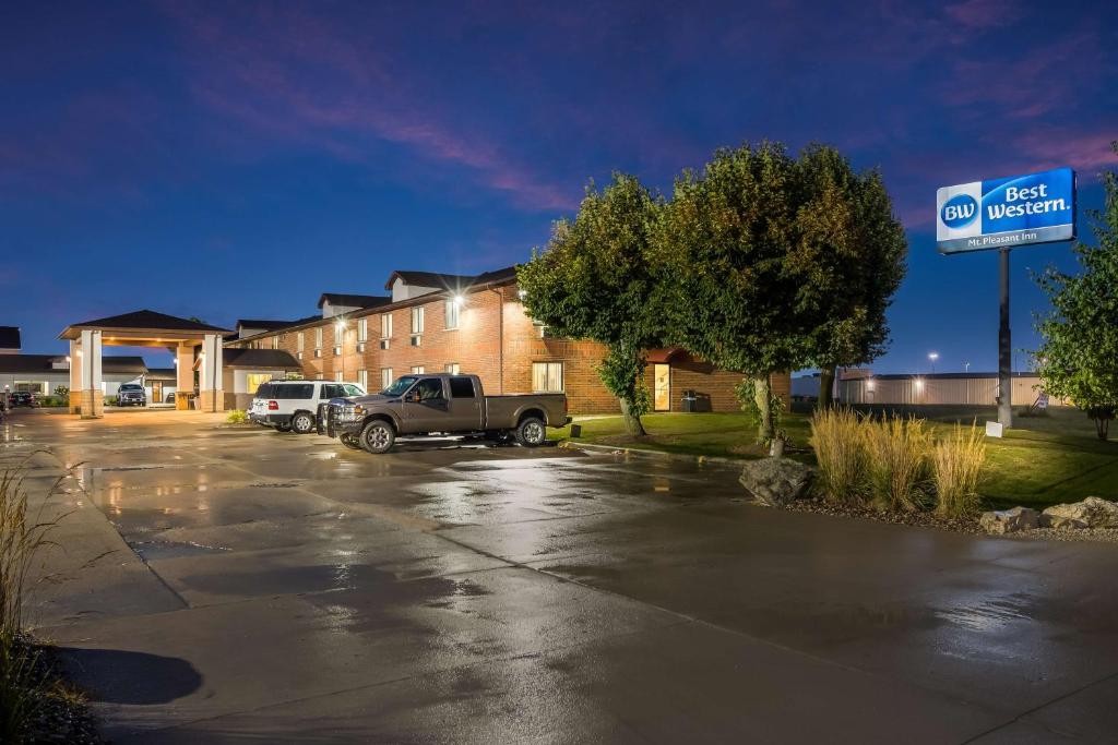 Best Western Mount Pleasant Inn photo 2