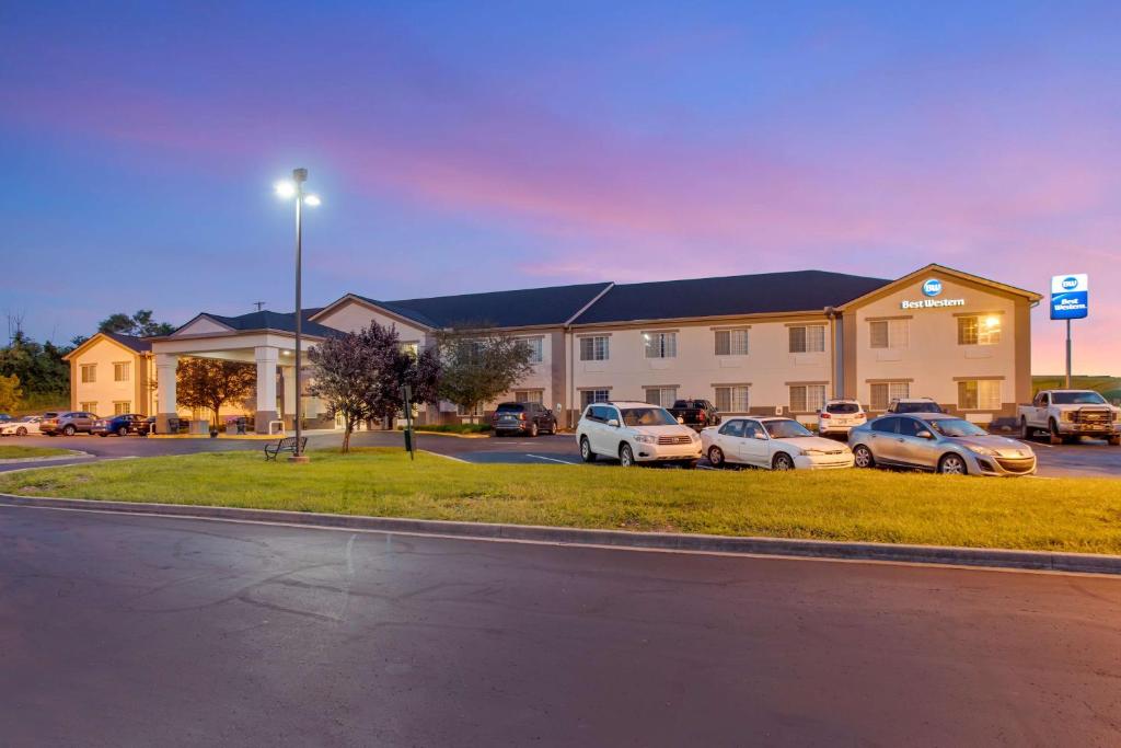 Best Western Lawrenceburg Inn image