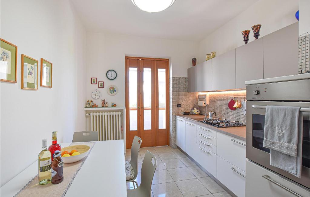 Beautiful Apartment In Abano Terme With Wifi And 2 Bedrooms photo 1