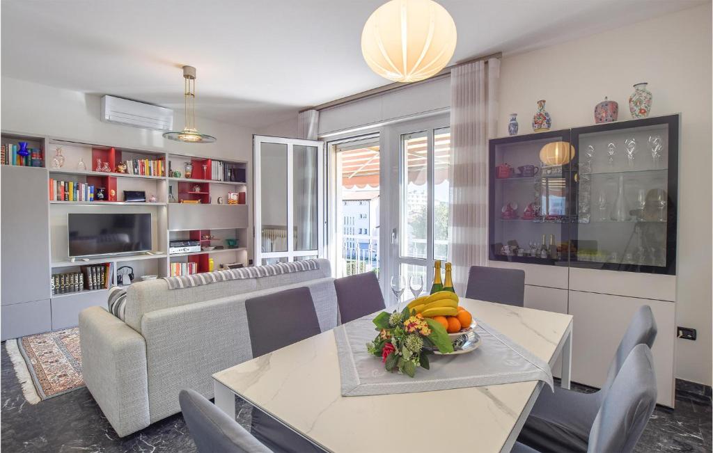 Beautiful Apartment In Abano Terme With Wifi And 2 Bedrooms photo 2