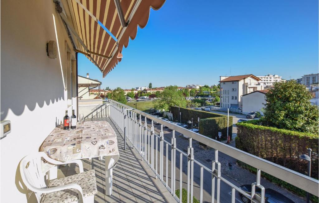 Beautiful Apartment In Abano Terme With Wifi And 2 Bedrooms photo 4