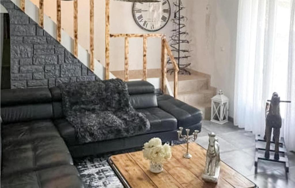 Beautiful Home In Les Angles With Outdoor Swimming Pool, Wifi And 4 Bedrooms photo 3