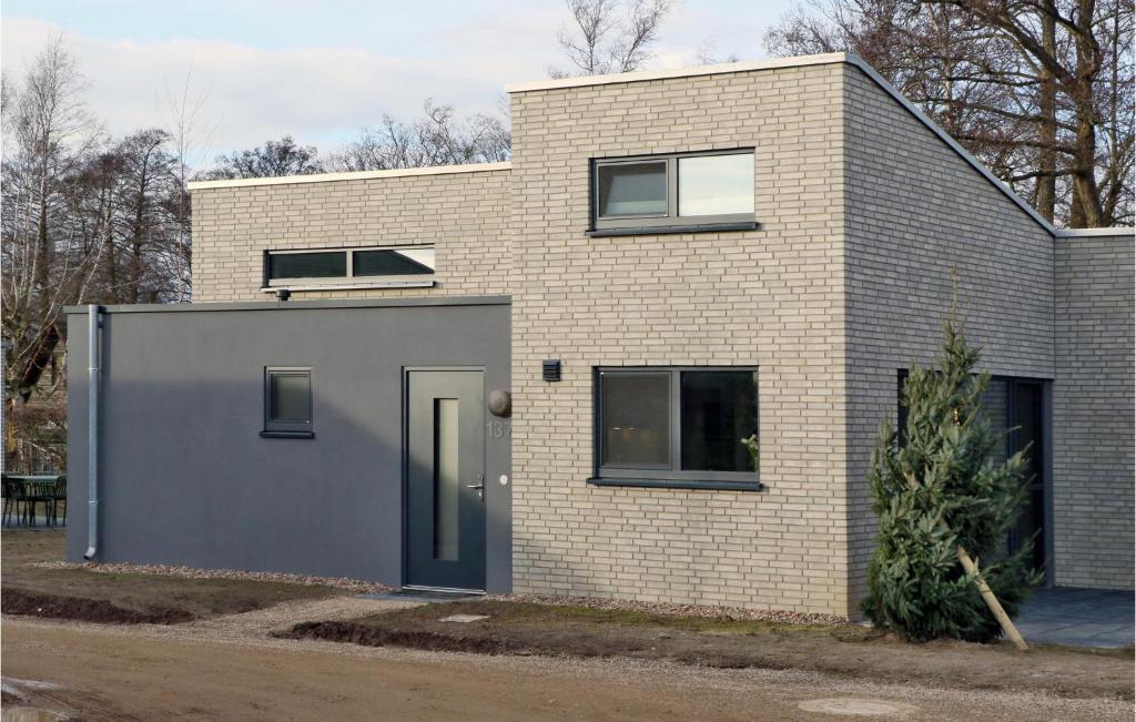 Awesome Home In Lembruch-dmmer See With 2 Bedrooms, Wifi And Indoor Swimming Pool photo 4