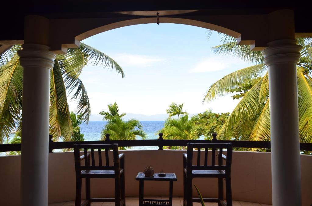 Private beachfront house with ocean view and direct reef access photo 1