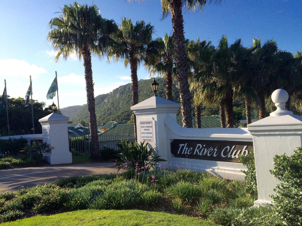 4236 River Club photo 1