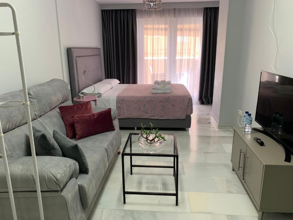 Kentia Rooms - Tap to explore photos