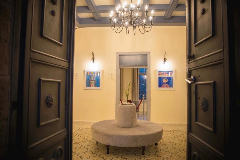 Farah Locanda photo 2