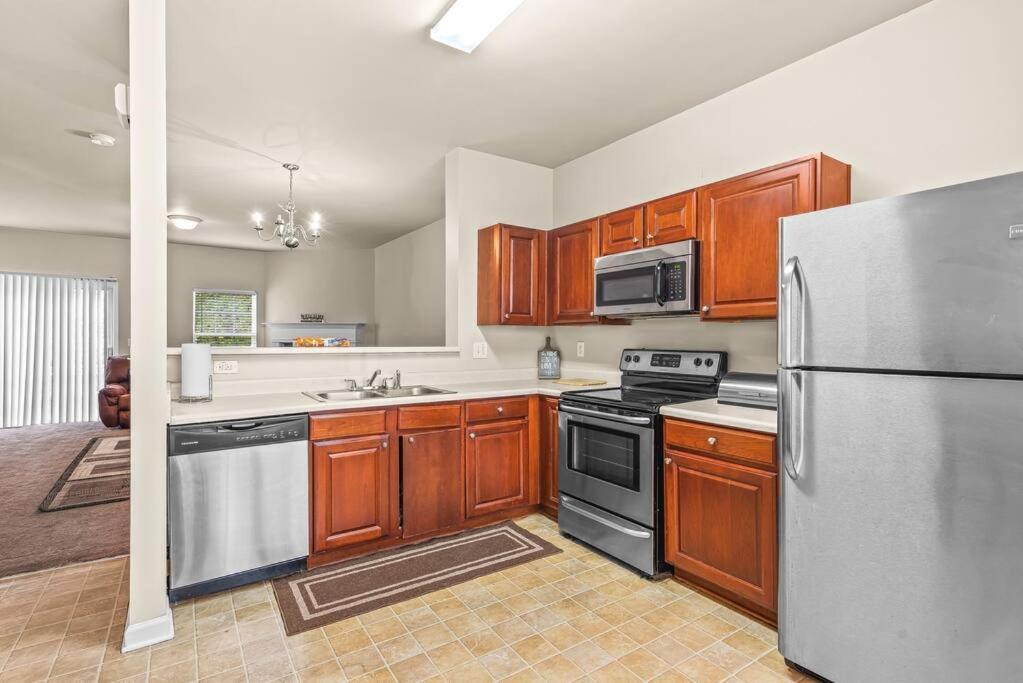 Charming MultiLevel 4 bedroom Townhouse image