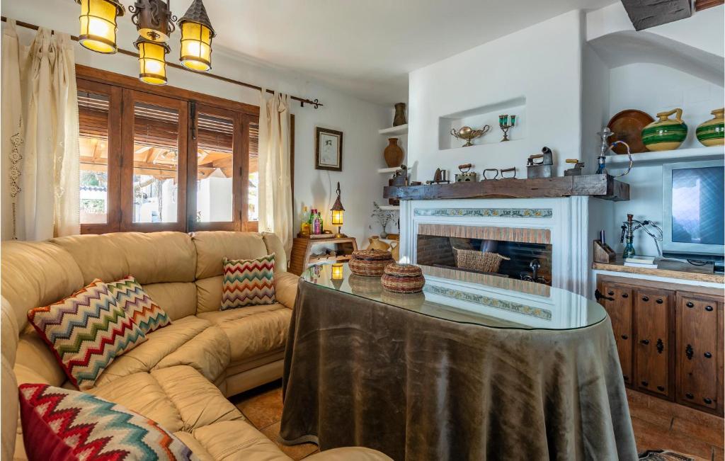 Stunning Home In Iznajar With Wifi, Outdoor Swimming Pool And Swimming Pool photo 1