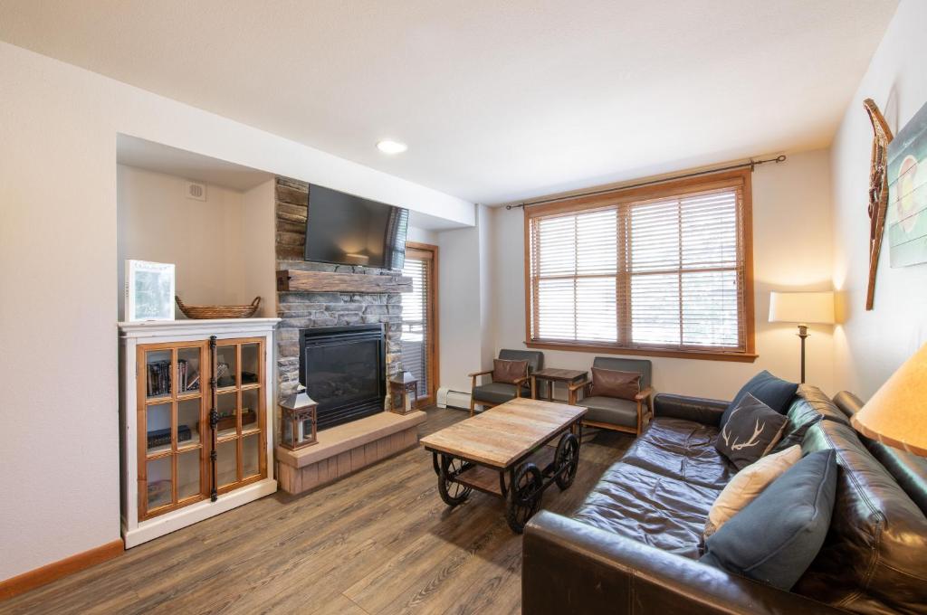Zephyr Mountain Lodge, Condo | 2 Bedrooms Lower Hughes View w/ Ski Storage (Premium-Rated Condo 1317) image