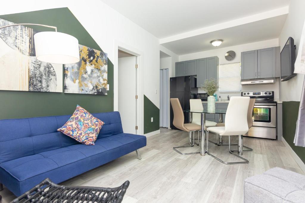 1 Bedroom Apartment with Balcony Miami - Heart of Downtown image