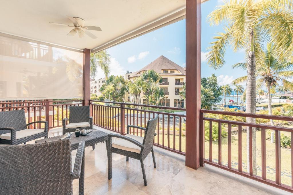 Spacious Apartment at Puerto Bahia B2 with balcony photo 2