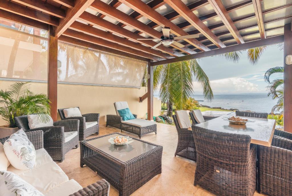 Breakfast Included Marina Town House at Puerto Bahia photo 3
