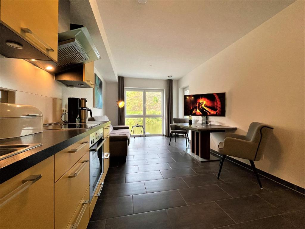 Moselpromenade Villa Moselufer, Panorama & Burg Cochem Blick, Netflix, Balkon photo 4