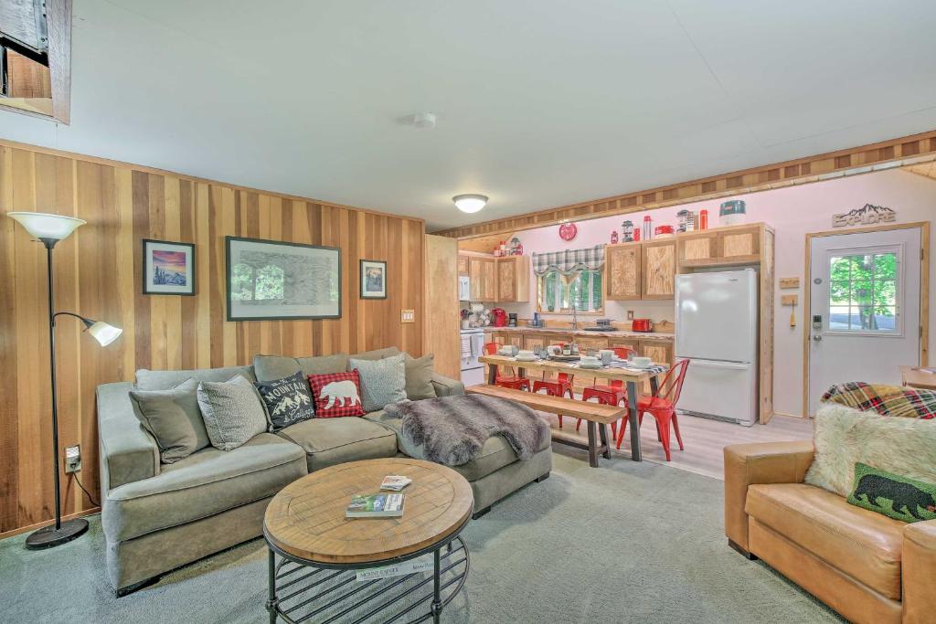 Wandering Elk Cabin Retreat with Golf Access! photo 4
