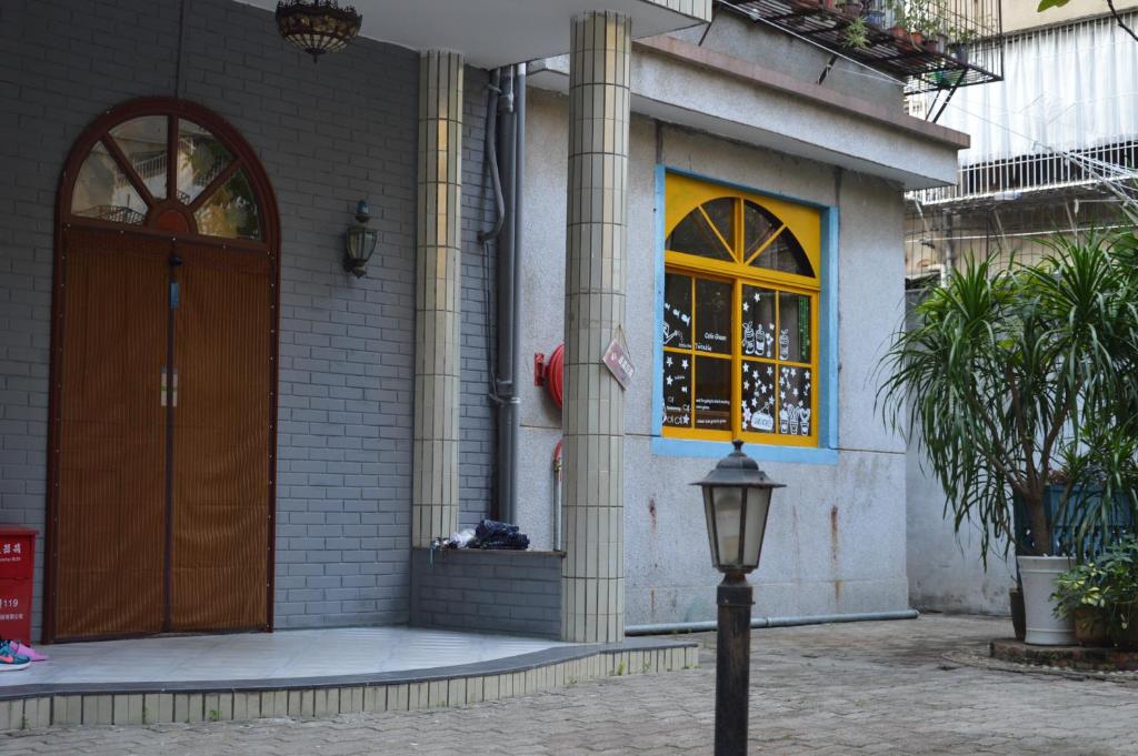 No. 6 Cuobian Hostel photo 2