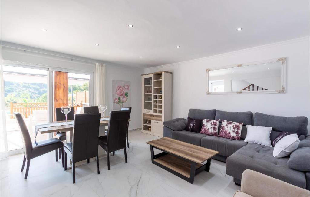 Nice Home In Mezquitilla With 3 Bedrooms, Wifi And Outdoor Swimming Pool photo 2