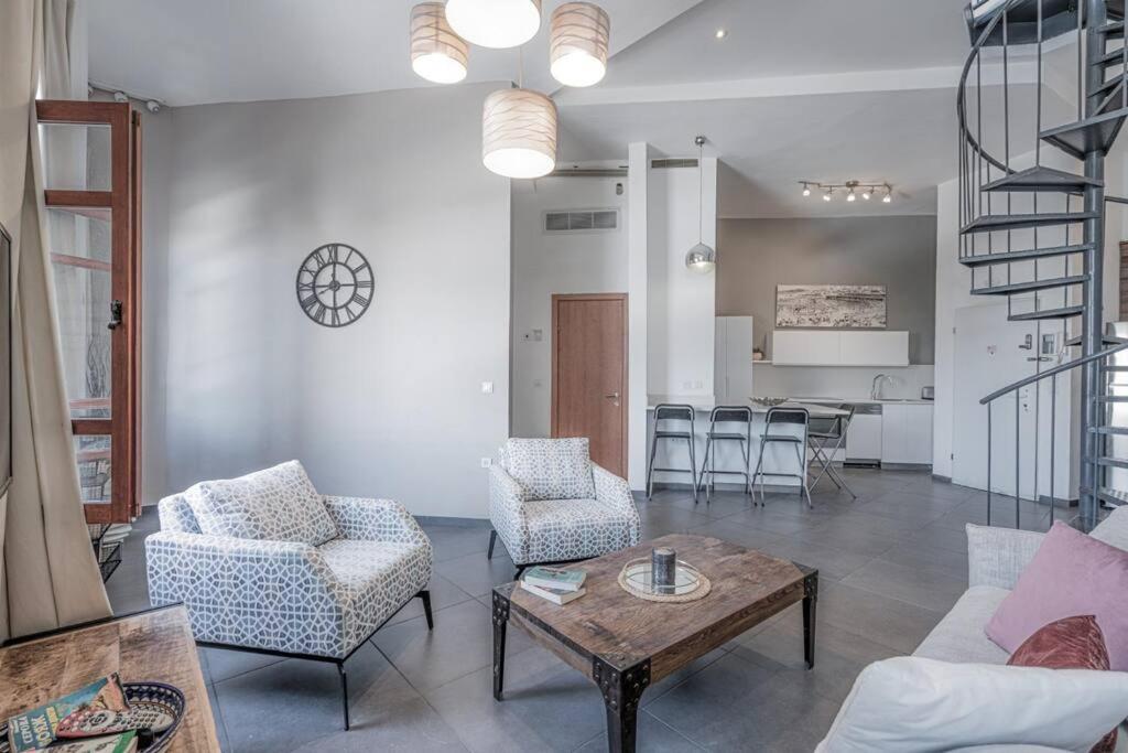Duplex In Flea Market by Holiday-rentals photo 2