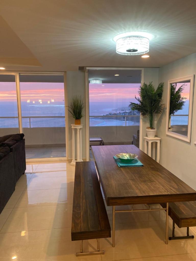 BEACHFRONT CONDO w POOLS STEPS TO BEACH & MINS TO DT photo 1