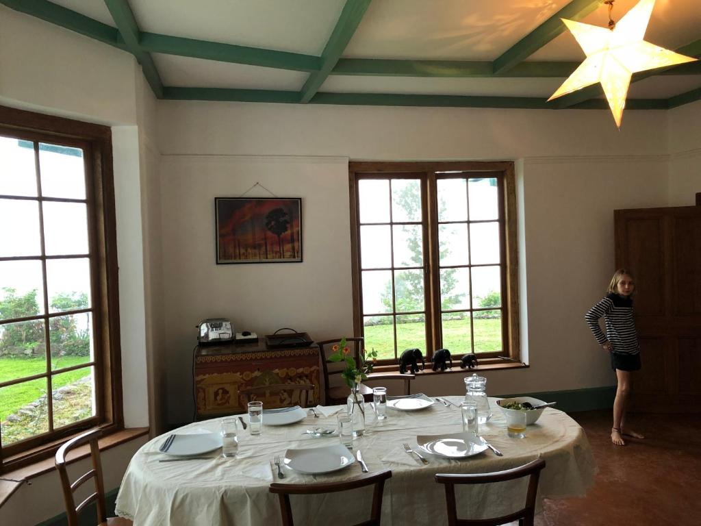 The Haldummulla Estate - Picturesque planters bungalow on organic tea estate photo 4