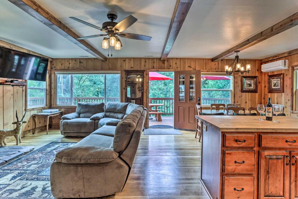 Rustic Oakhurst Retreat Less Than 4 Mi to Bass Lake! photo 4