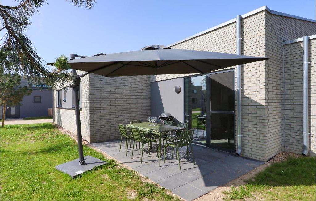 Awesome Home In Lembruch-dmmer See With Sauna, Wifi And Indoor Swimming Pool photo 4