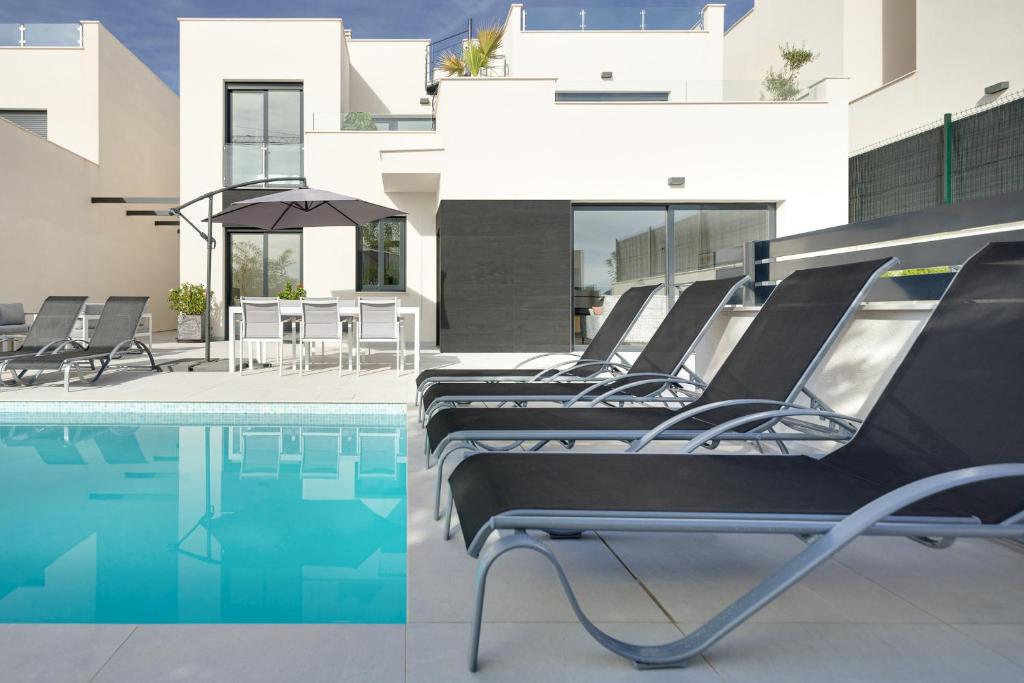 Villa Blanka, amazing villa with Hot tube & heated pool in Polop, Alicante photo 2