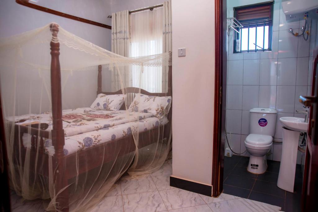 Yobo's Complex Guest House photo 4
