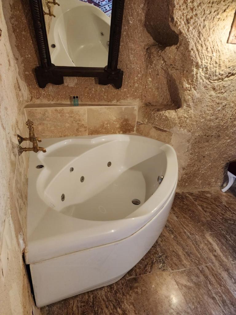 Glamada Cave Suites photo 3