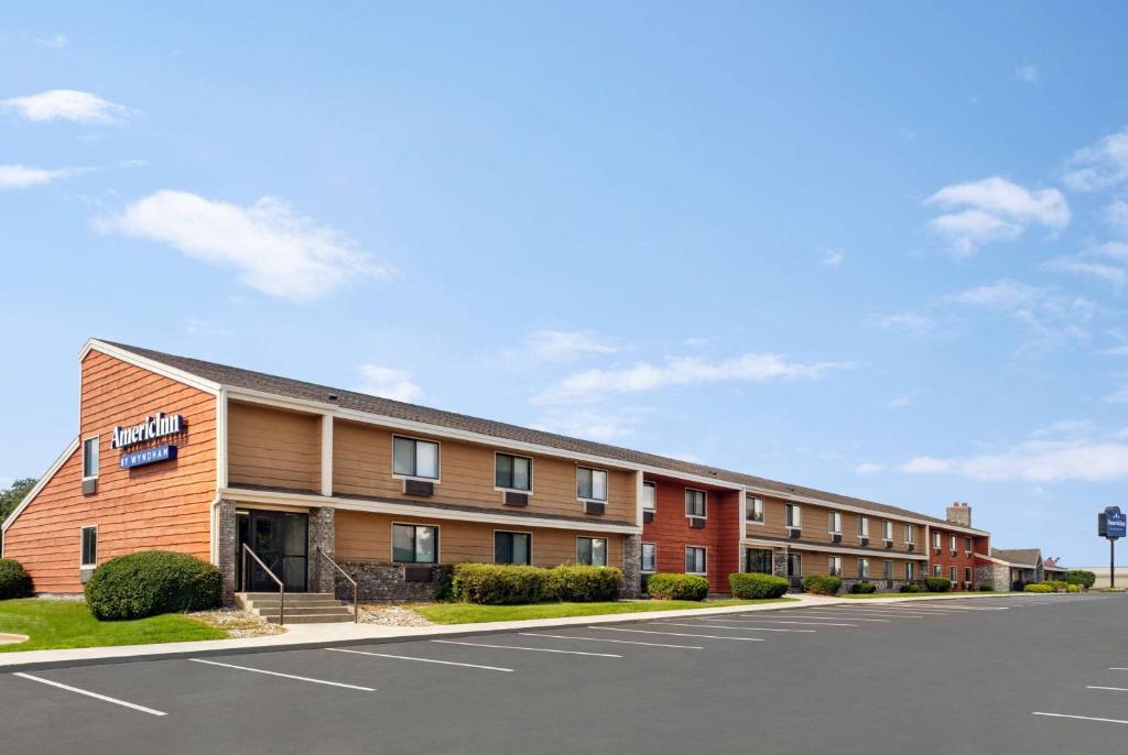 AmericInn by Wyndham Bemidji photo 1
