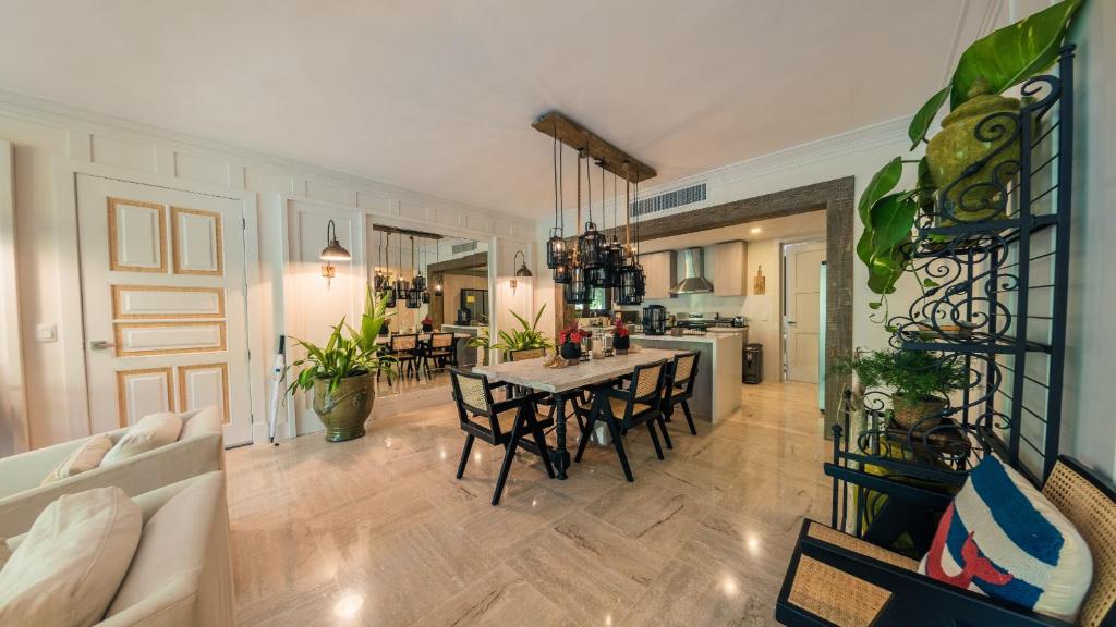 Special Price Deluxe 2BR at El Portillo photo 3