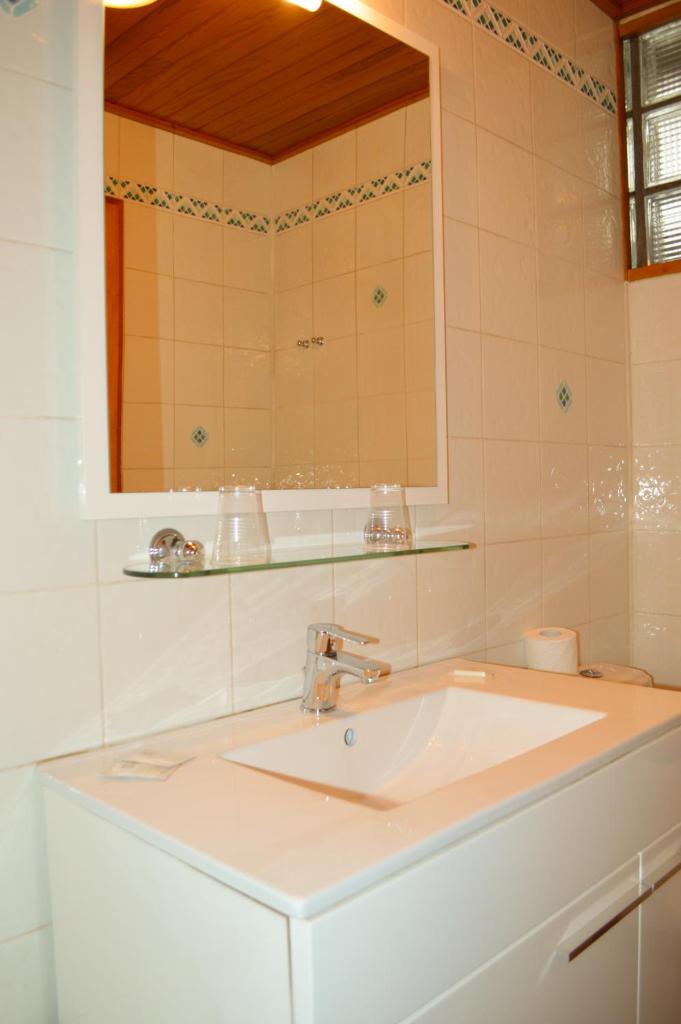Двухместный (Стандартный двухместный номер на 2 этаже с 1 кроватью), Hotel Du Clocher