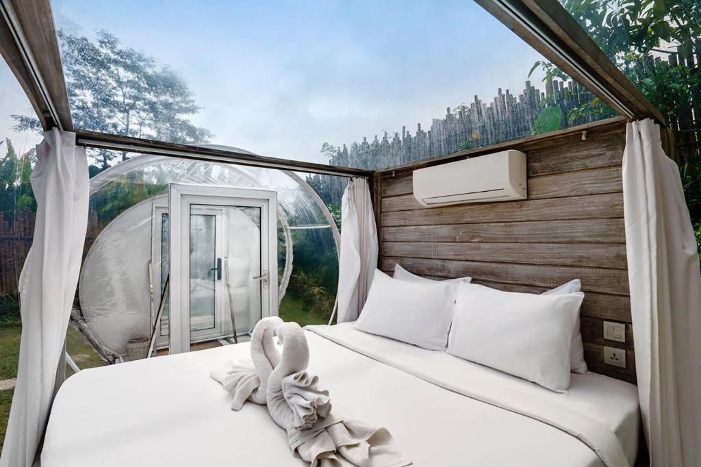 Bubble Hotel Bali Ubud - Glamping Room Type - Suite with Spa Bath