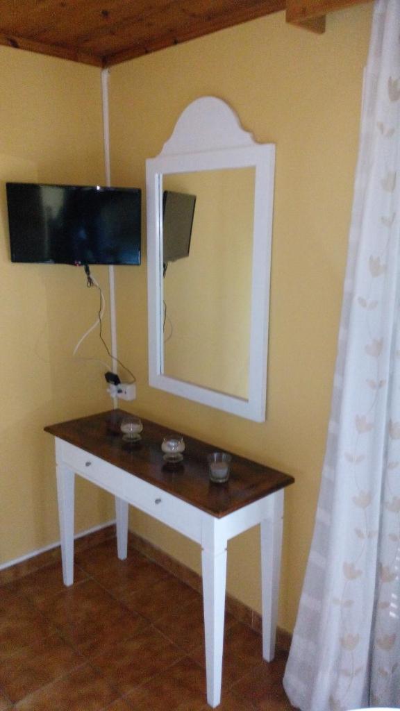Precioso apartamento de dos hab. en Calan Bosch photo 3