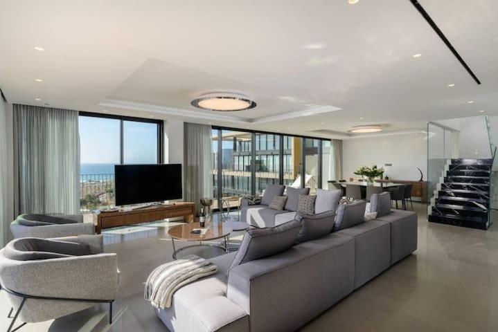 American Colony - 300 sqm Sea View by HolyGuest photo 1