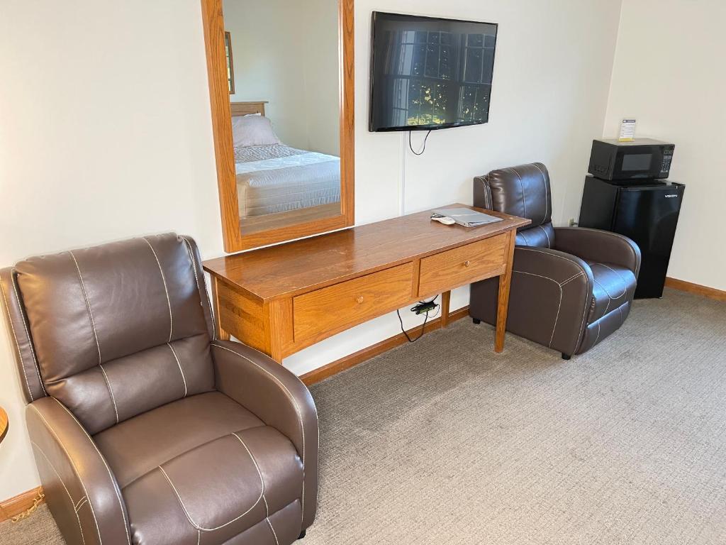 Farmstead Inn & Conference Center Room Type - Classic Two Queen