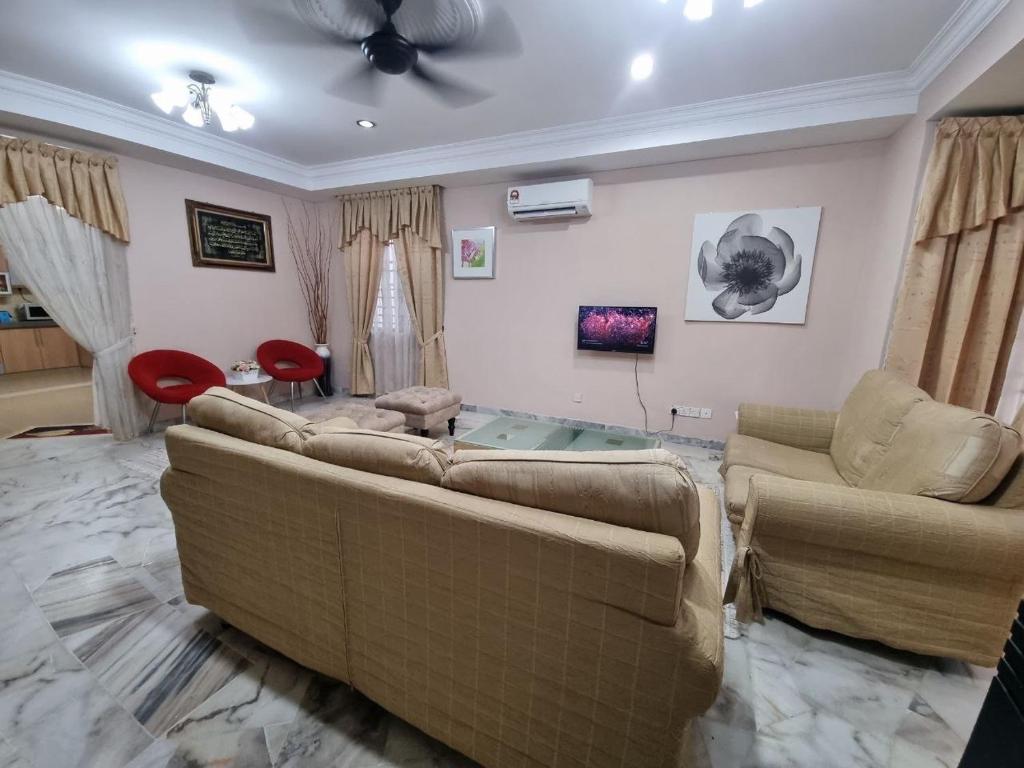 D’Lestari Homestay photo 4