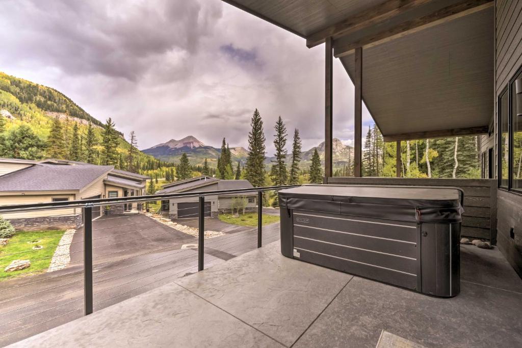 Townhome with Hot Tub Across From Ski Lifts! photo 1