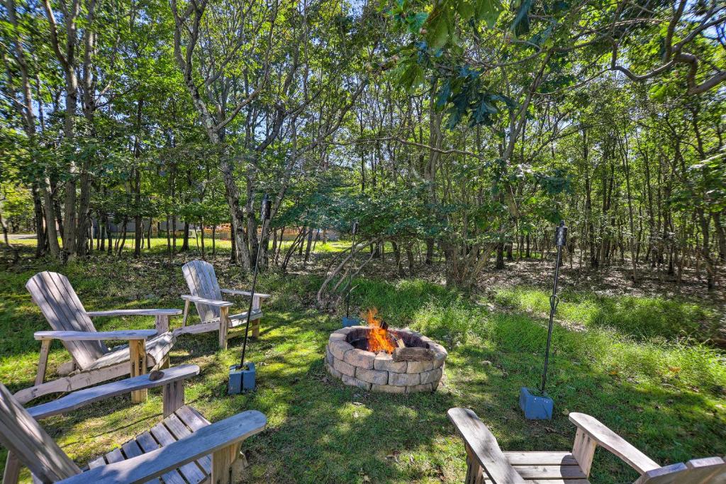 Sunny Poconos Home with Hot Tub and Fire Pit photo 1