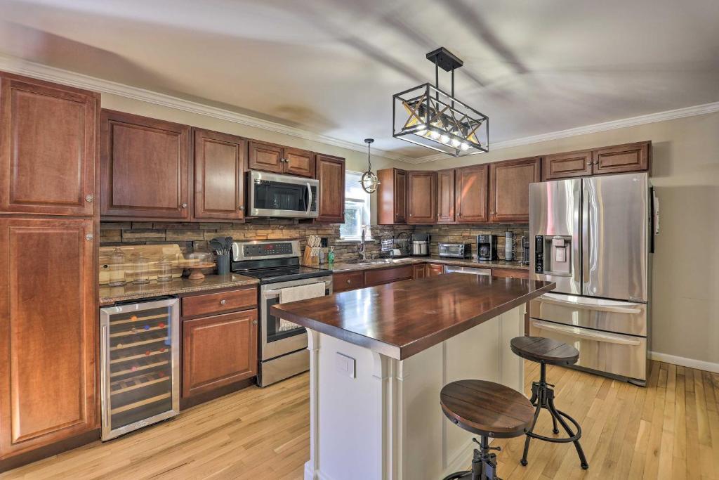 Sunny Poconos Home with Hot Tub and Fire Pit photo 3