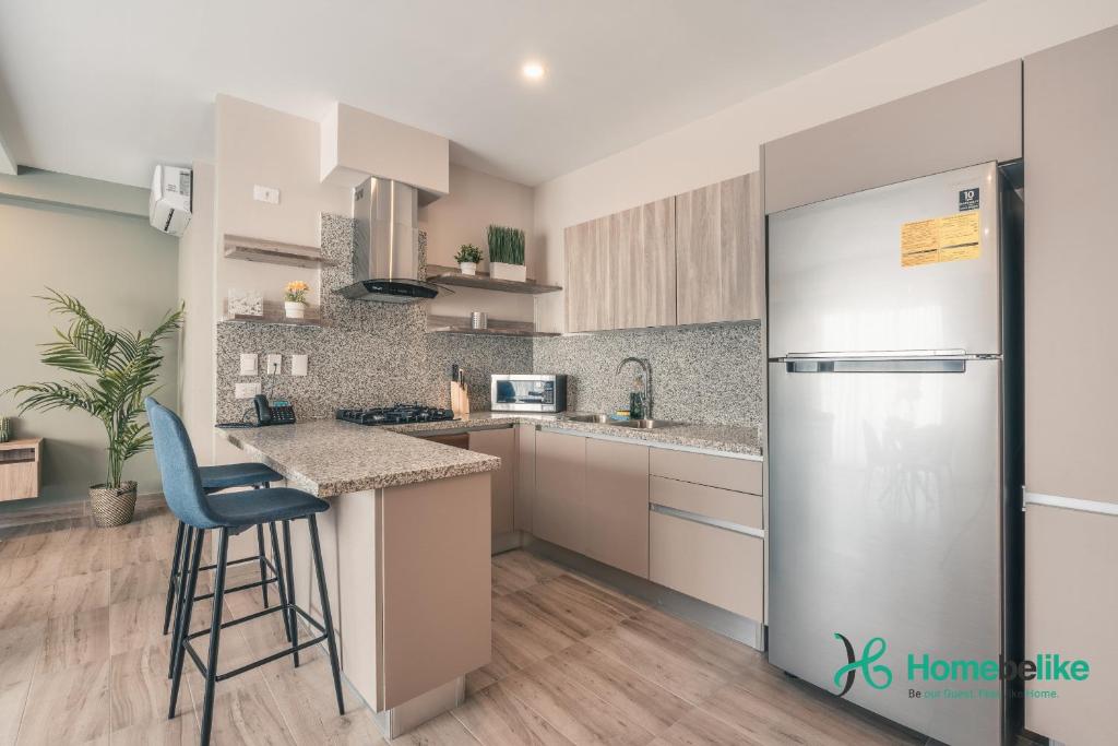 Chic Fully Serviced Apartment at Regatta Living II - 705 photo 1