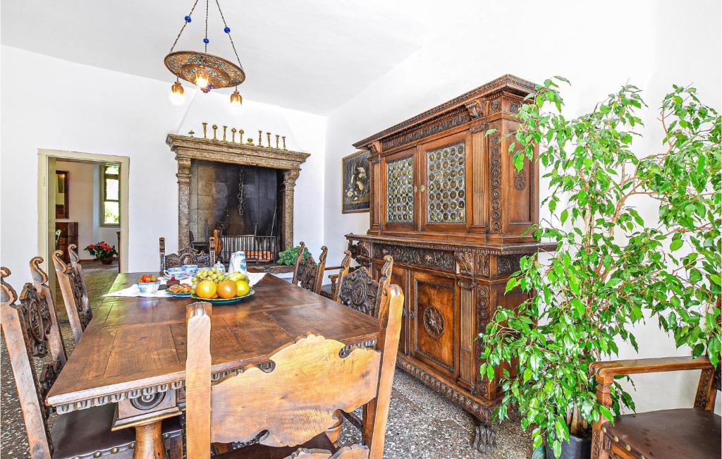 Amazing Apartment In Feltre With 2 Bedrooms And Wifi photo 1