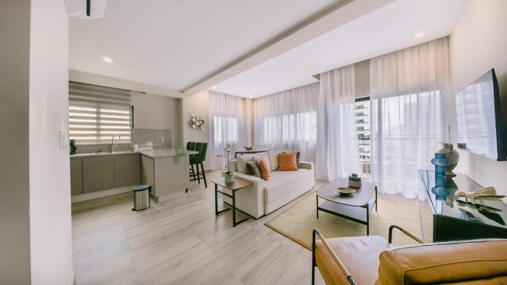 Fully Serviced Apartment at Regatta Living II - 907 photo 2