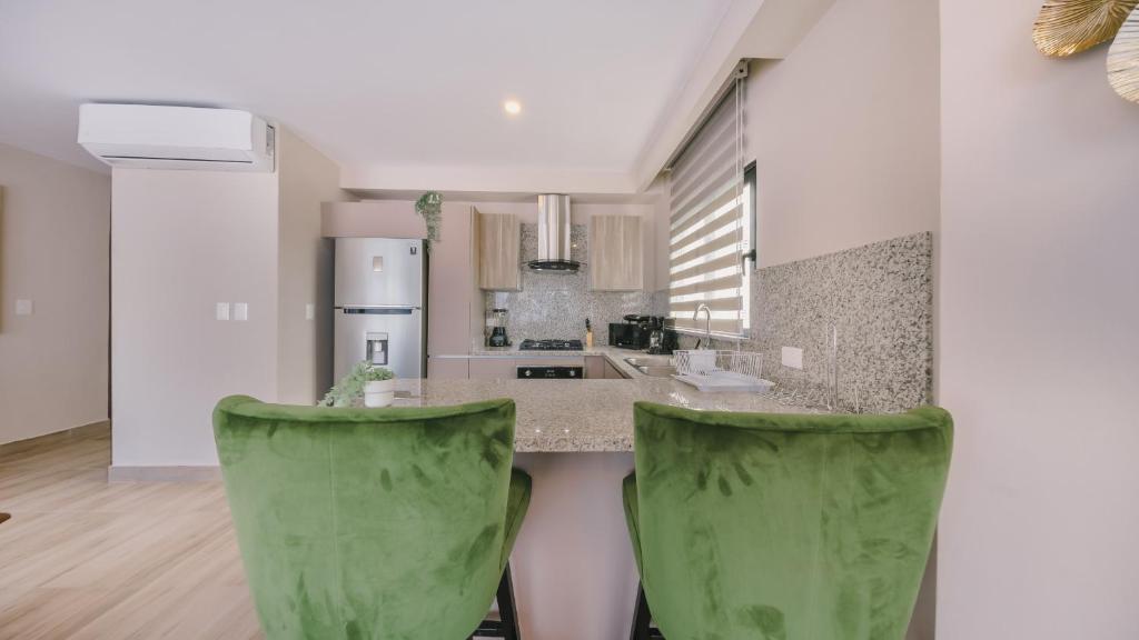 Fully Serviced Apartment at Regatta Living II - 907 photo 4