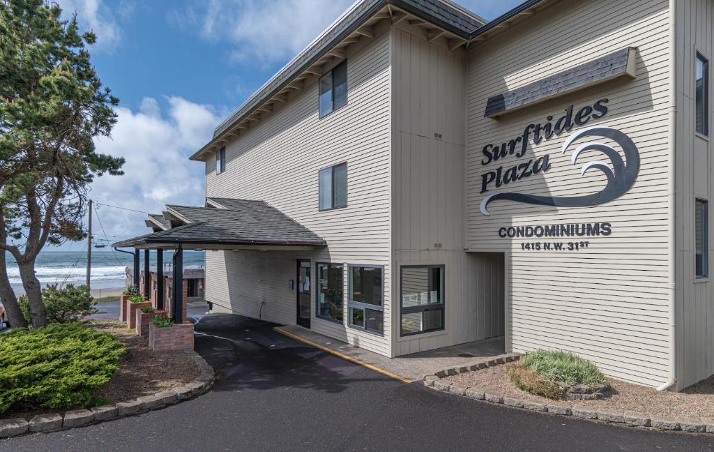 Surftides Plaza Rentals image