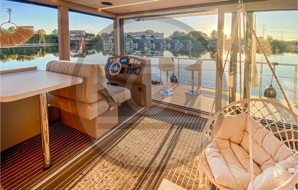 Awesome Ship-boat In Havelsee With 2 Bedrooms photo 2
