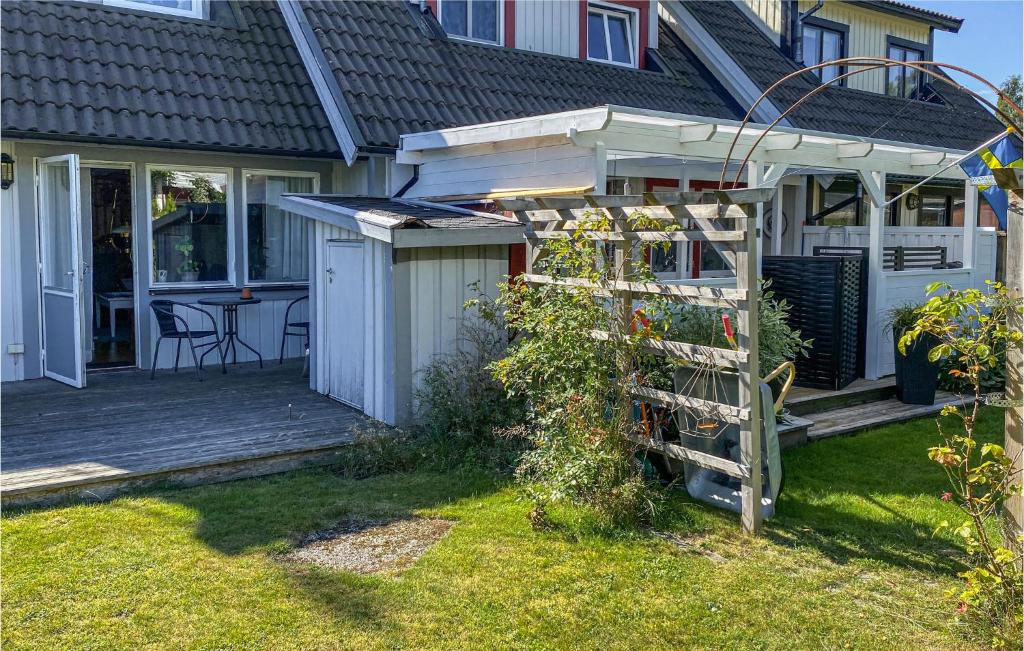 Amazing Home In Sjtorp With 2 Bedrooms And Wifi photo 1