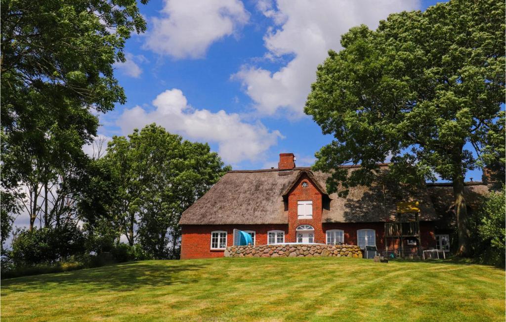 Amazing Home In Dagebll With 3 Bedrooms, Sauna And Wifi